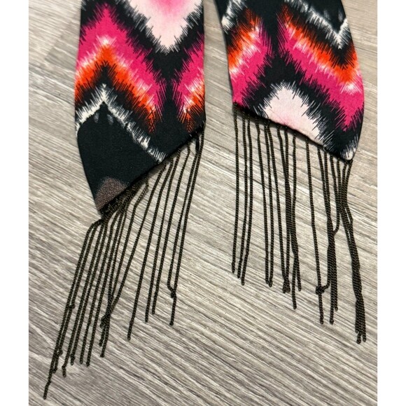 Bebe Boho Chic Tunic Blouse M Bell Sleeve Cold Shoulder Zigzag Chain Fringe Belt - Picture 3 of 9